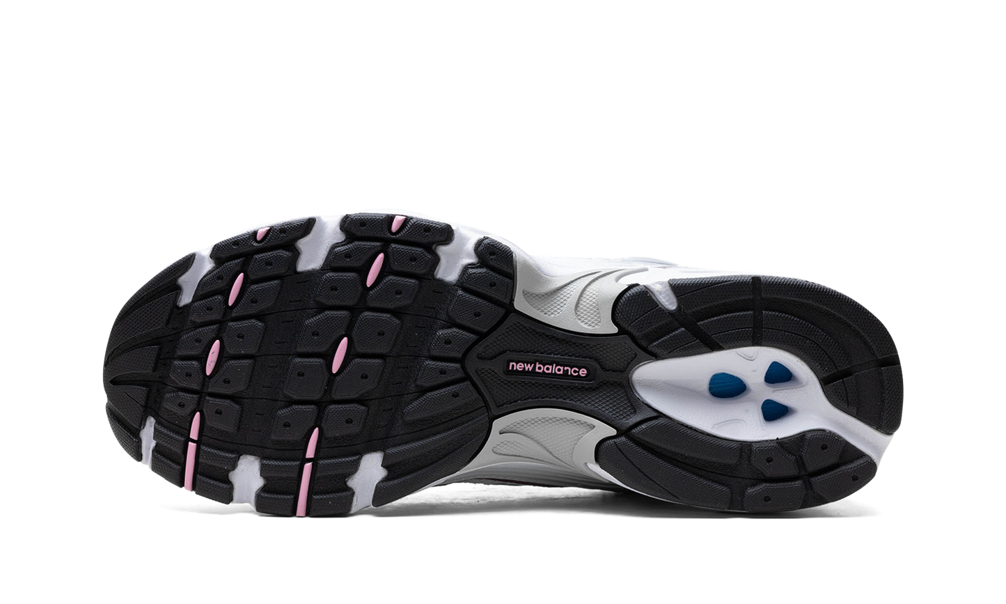 530 "White / Pink"