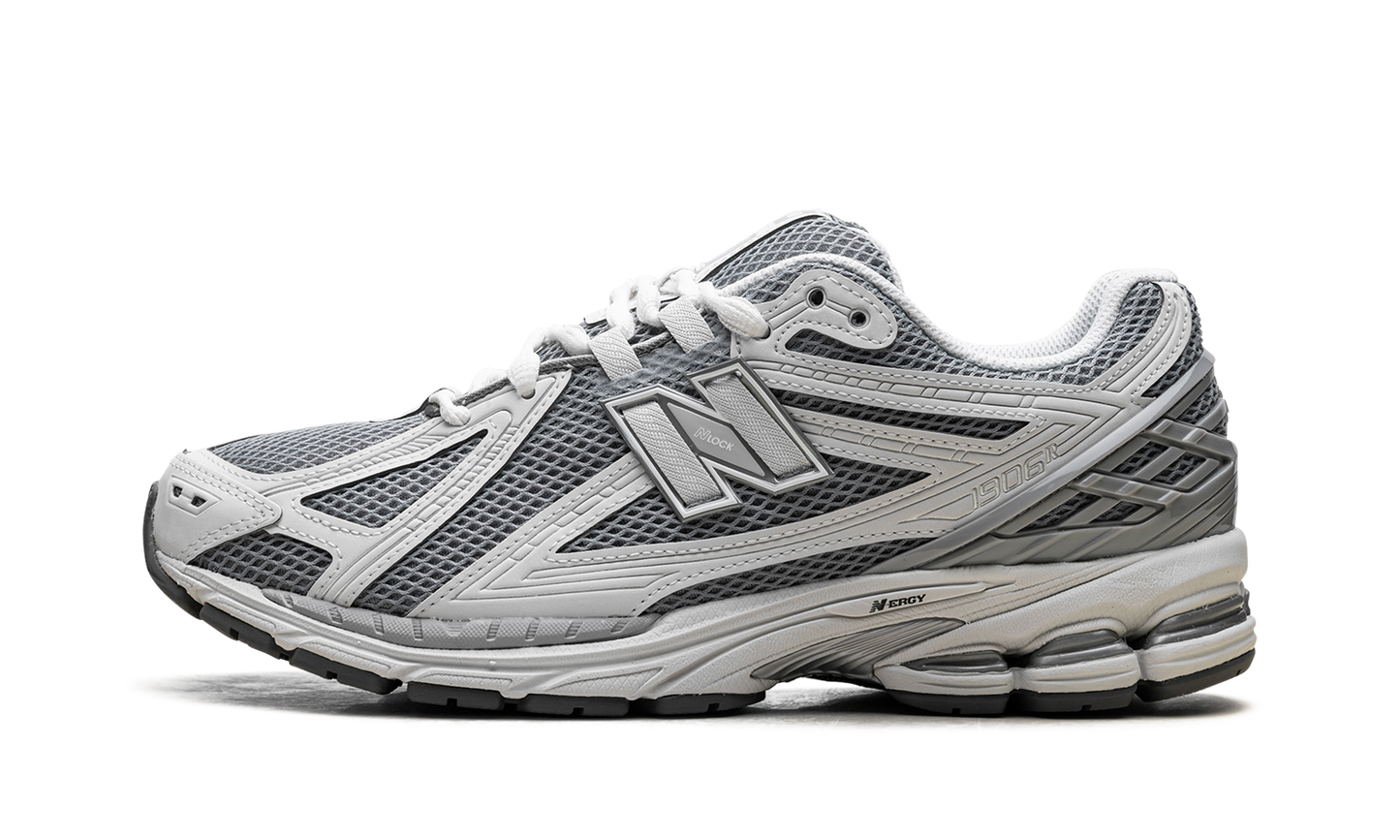 1906R "Grey Matter Slate Grey Silver"