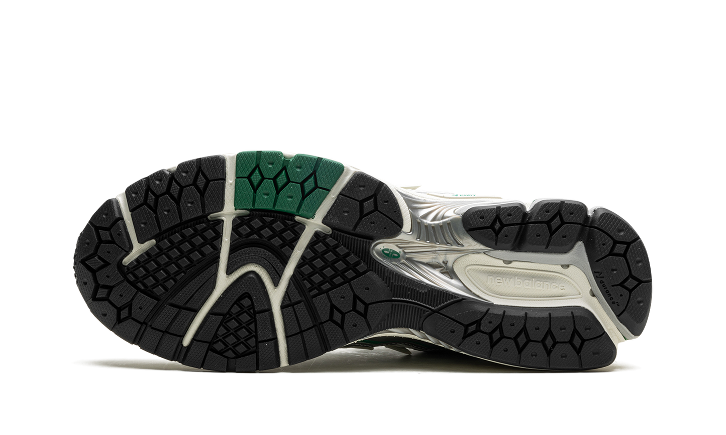 1906R "White Silver Green"