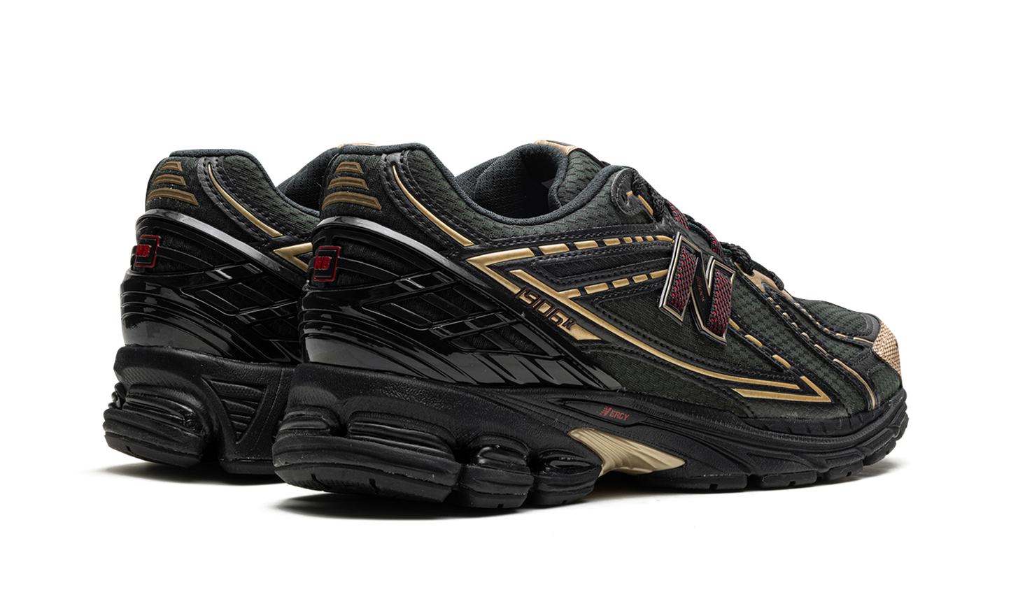 1906R "Kith- Black"