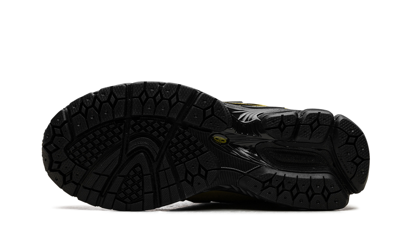 1906R "Cordura Marshland Black"
