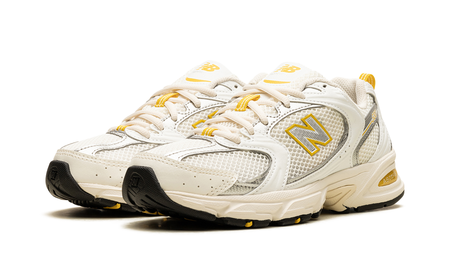 530 "Sea Salt / White / Ginger Lemon / Silver Metallic"