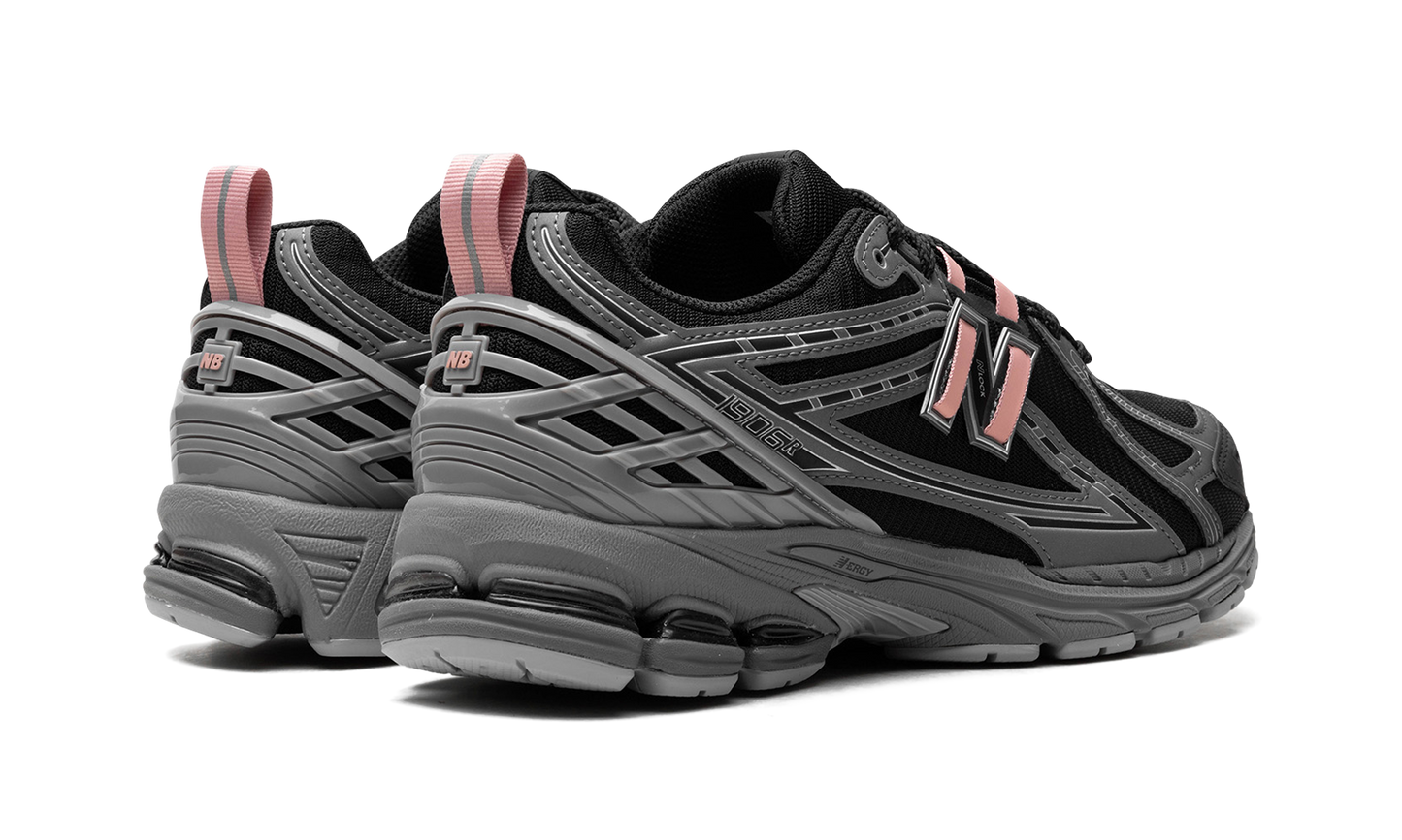 1906R "Black / Pink"
