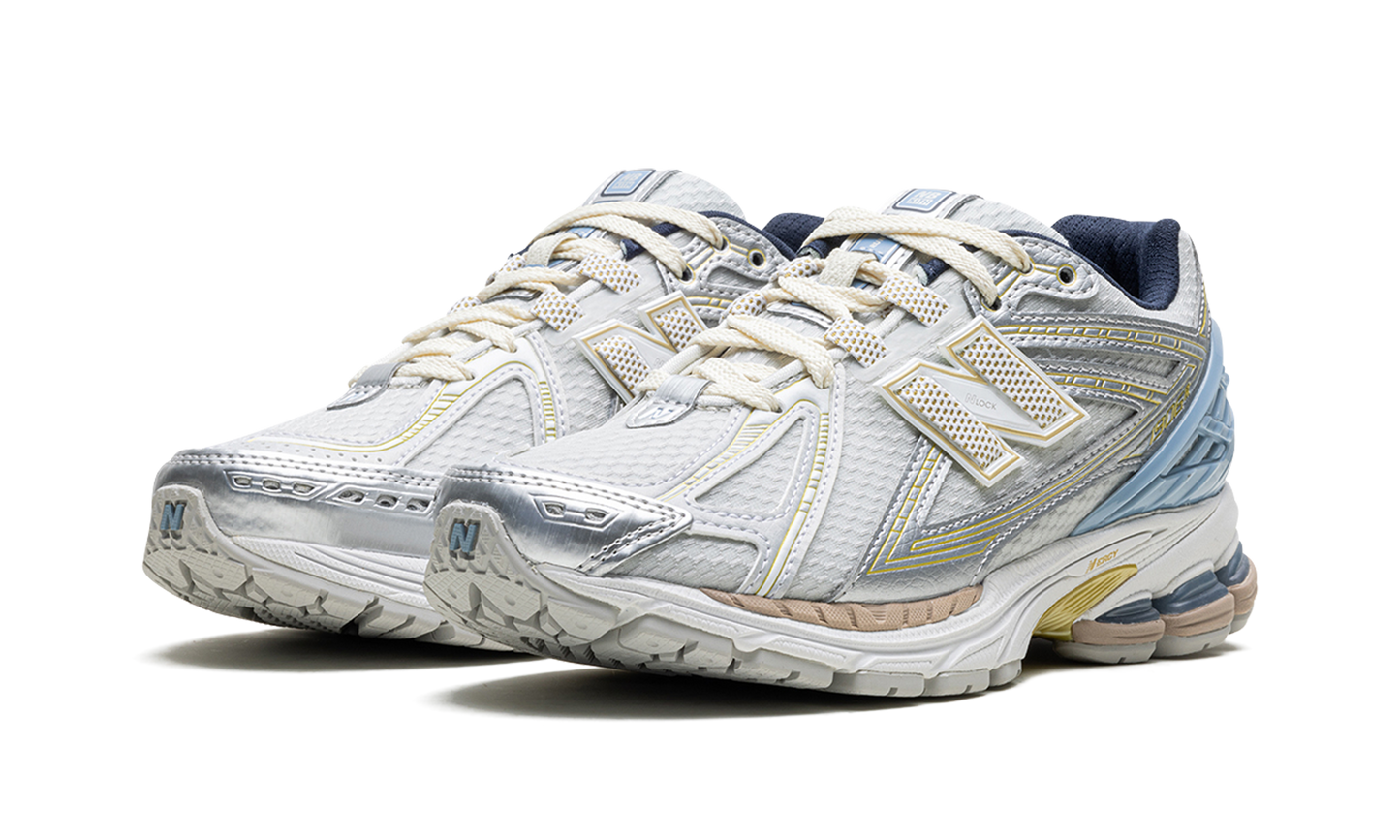 1906R "Kith- White"