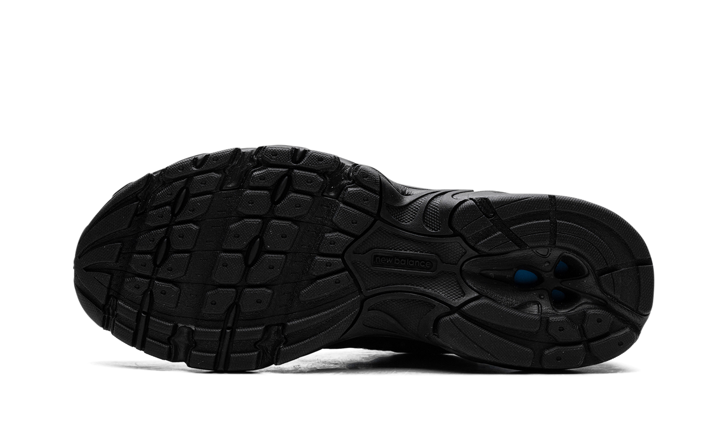 530 "Black Dark Grey"