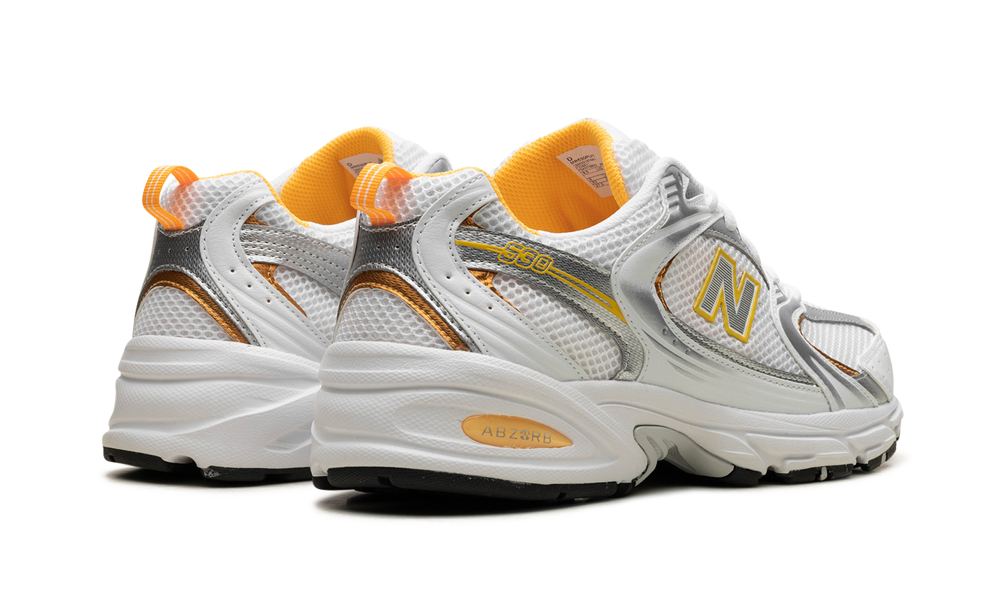 530 "White Vibrant Apricot Silver Metallic"