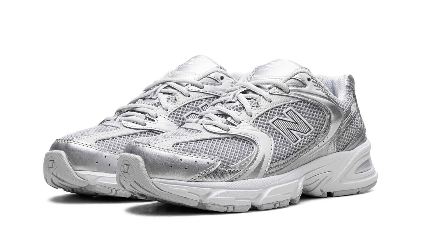 530 "Moonbeam Silver Metallic"