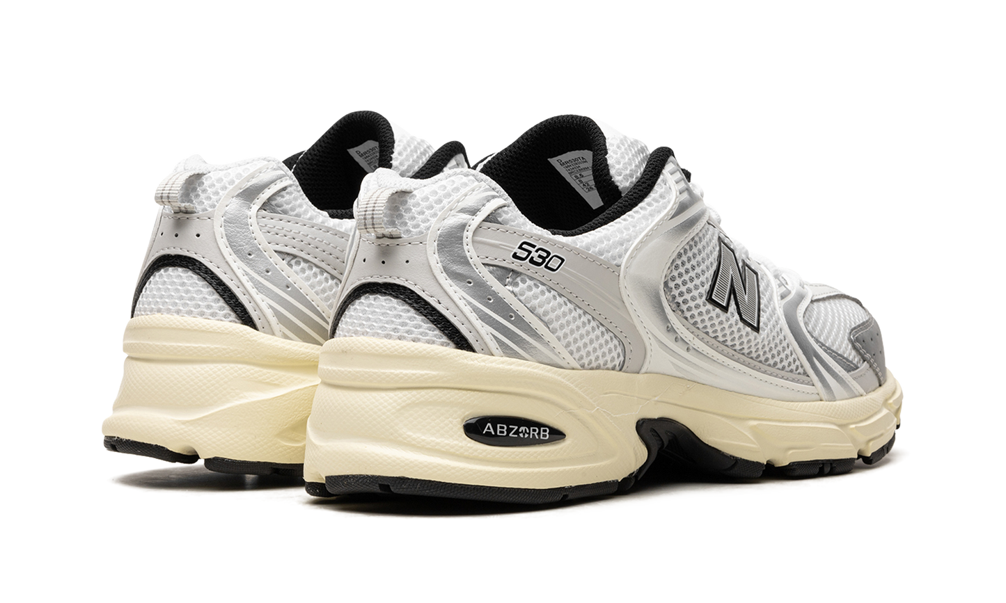 530 "White / Silver"