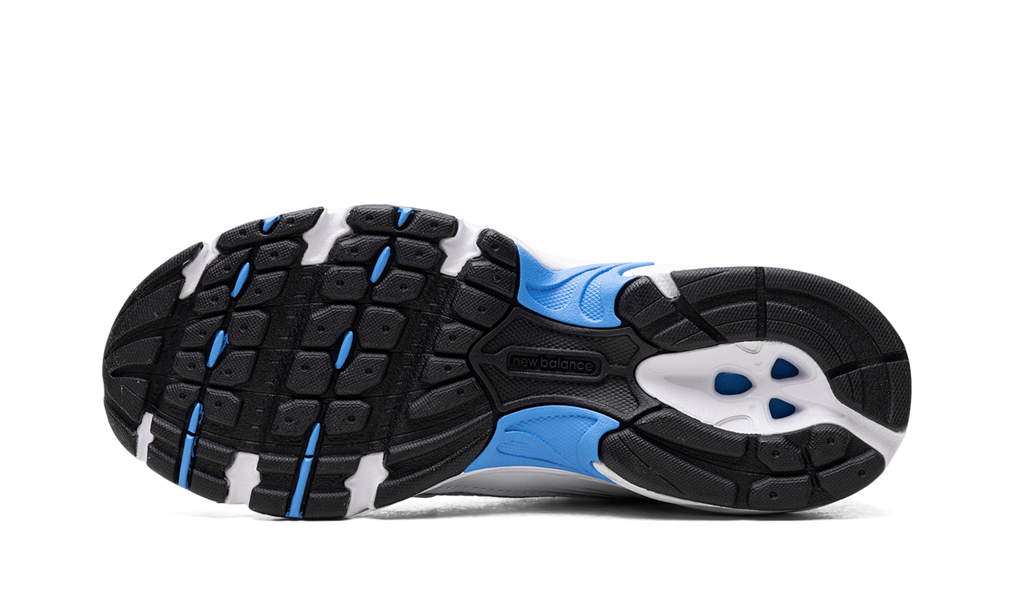 530 "White / Sky Blue"