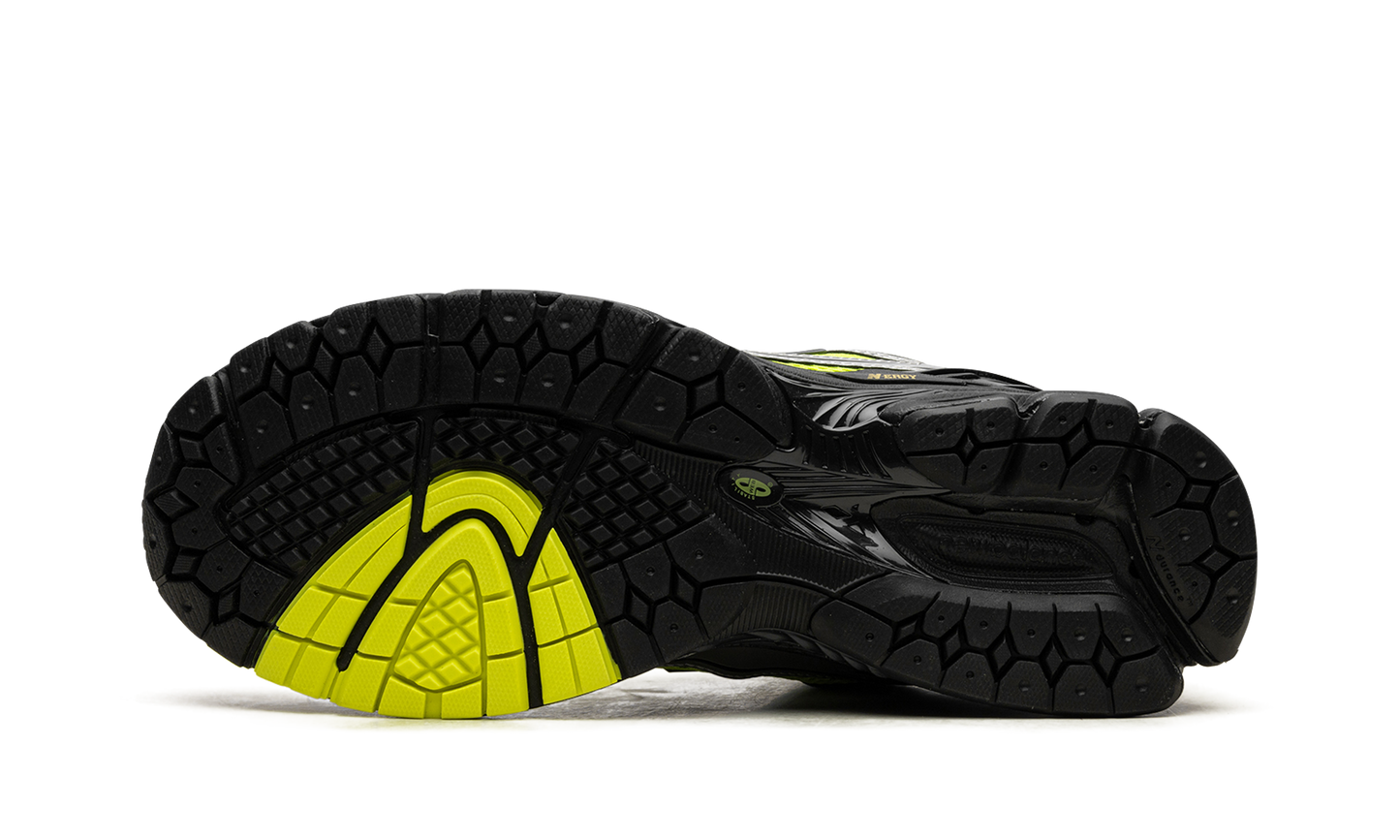 1906R "Volt / Black"