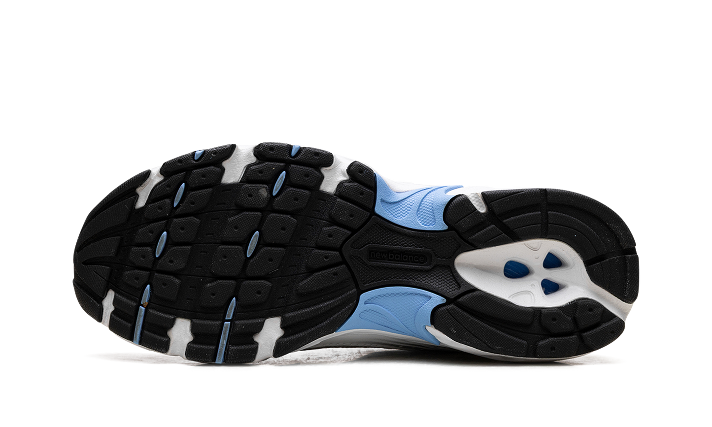 530 "White Carolina Blue"