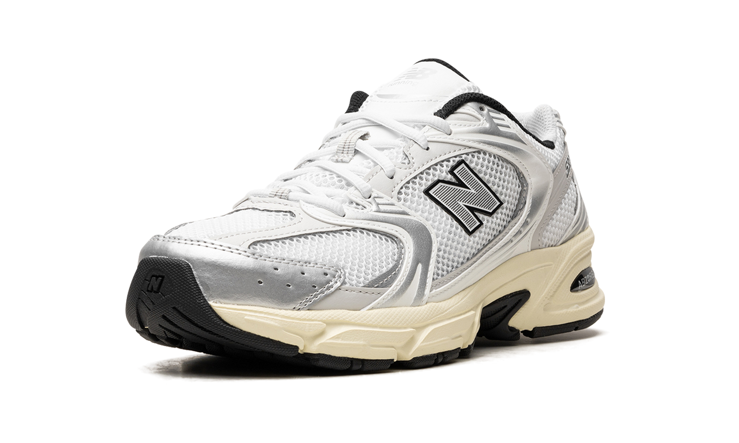 530 "White / Silver"