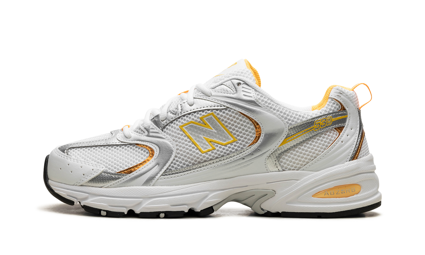 530 "White Vibrant Apricot Silver Metallic"