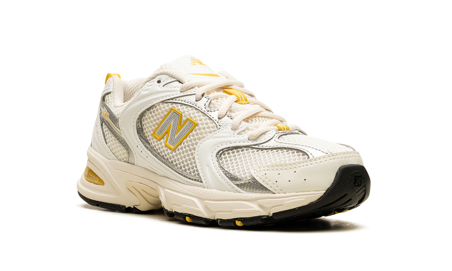 530 "Sea Salt / White / Ginger Lemon / Silver Metallic"