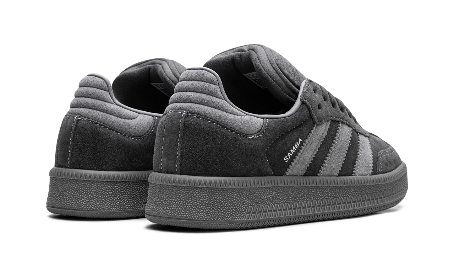 Samba XLG "Carbon Grey"