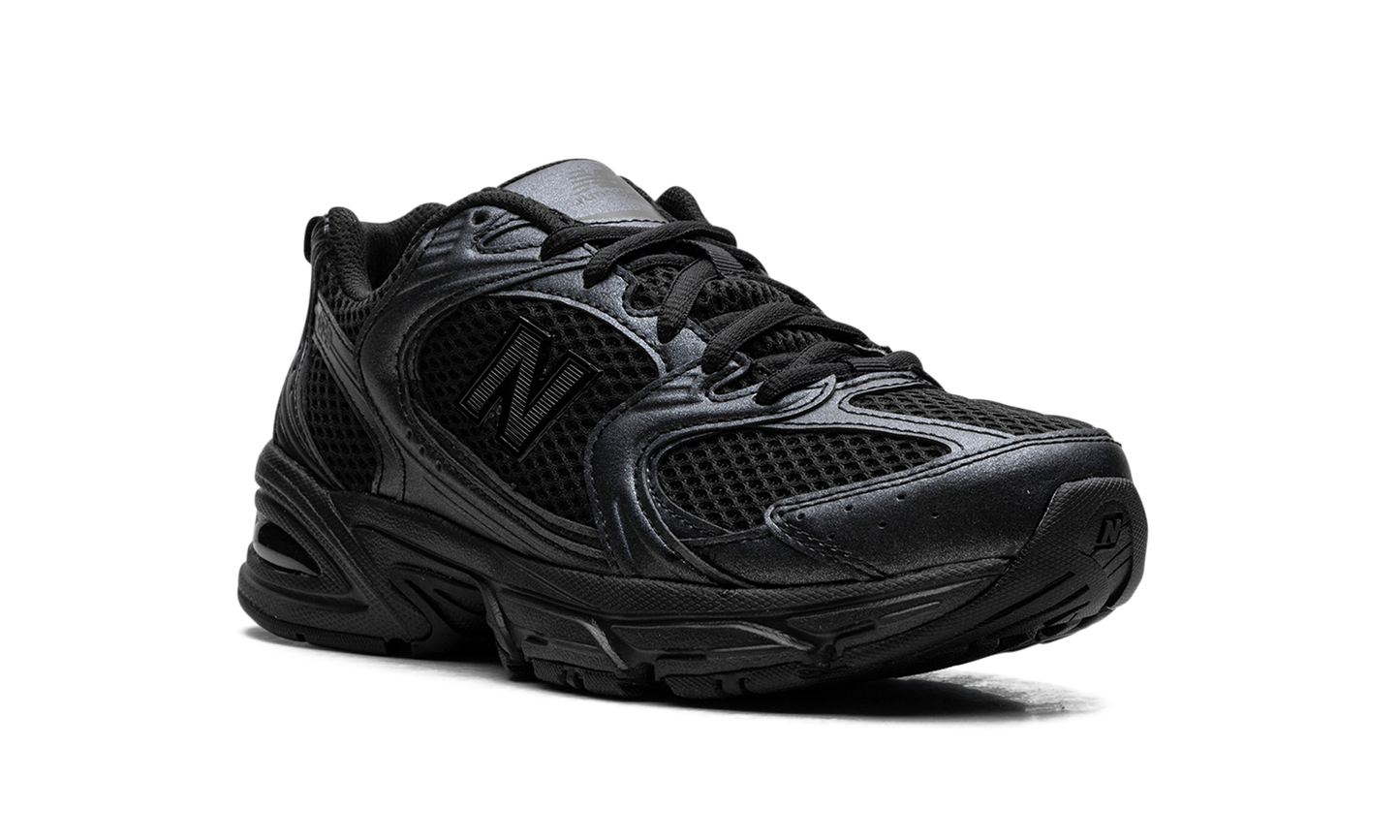 530 "Black Dark Grey"
