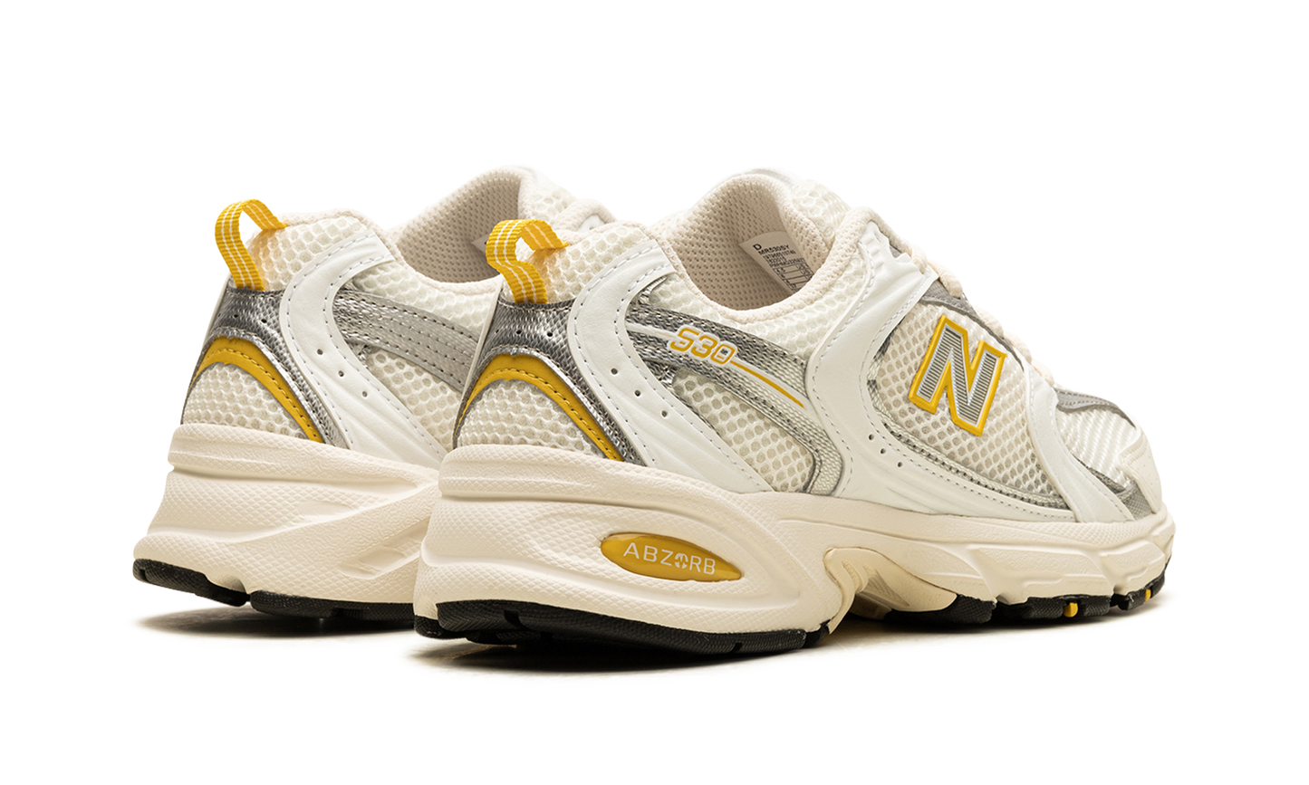 530 "Sea Salt / White / Ginger Lemon / Silver Metallic"