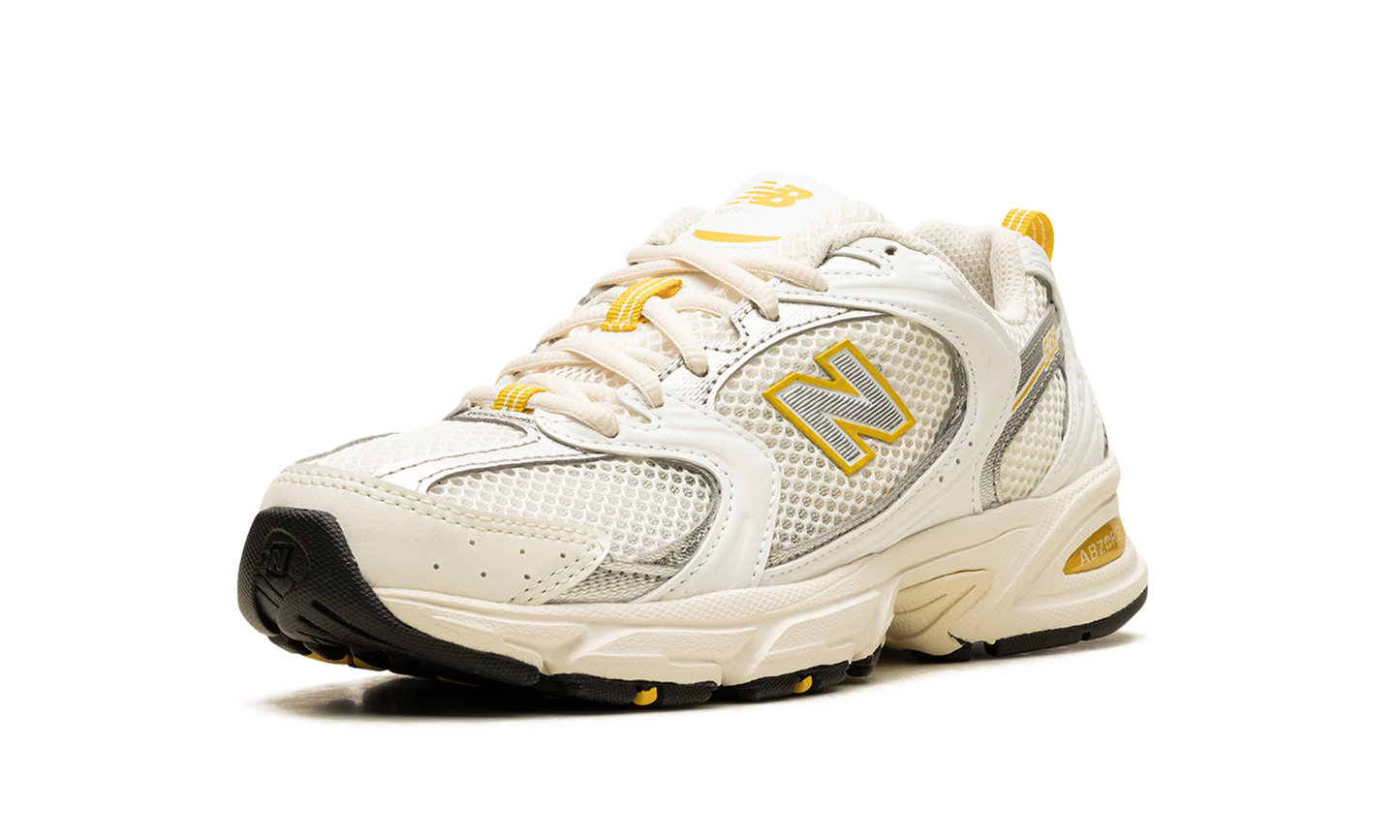 530 "Sea Salt / White / Ginger Lemon / Silver Metallic"