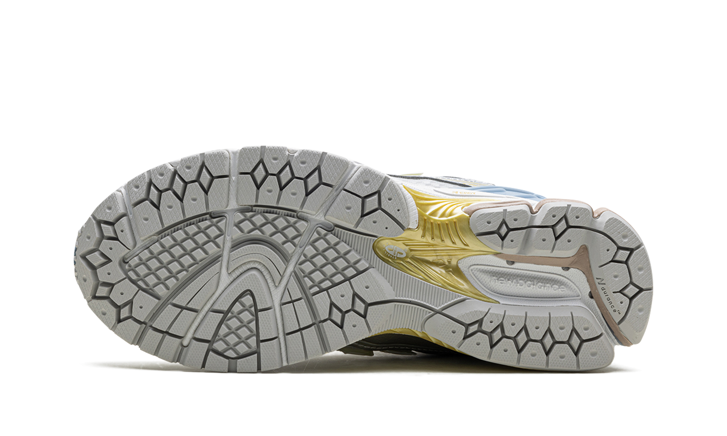 1906R "Kith- White"