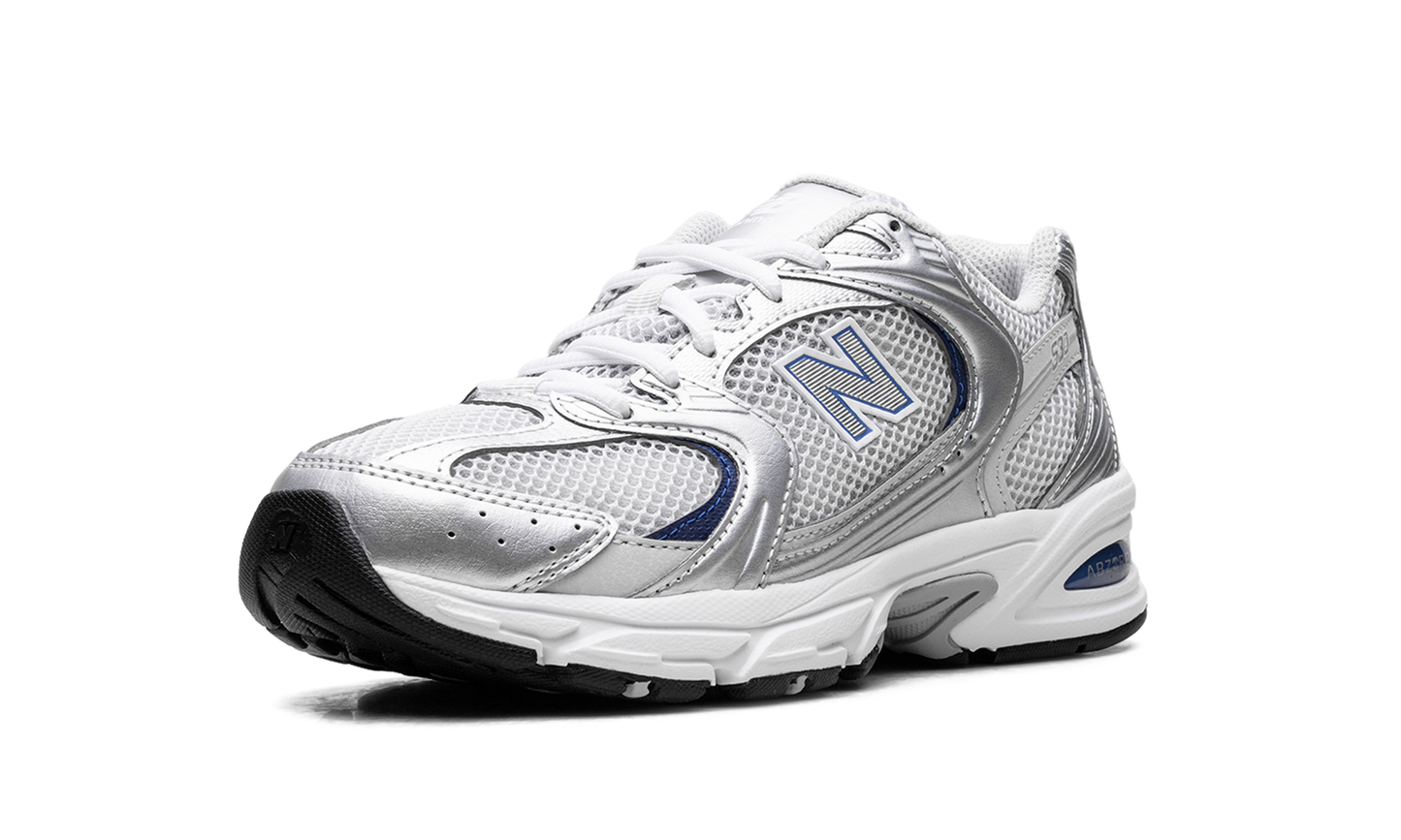 530 "Light Grey Silver Blue"