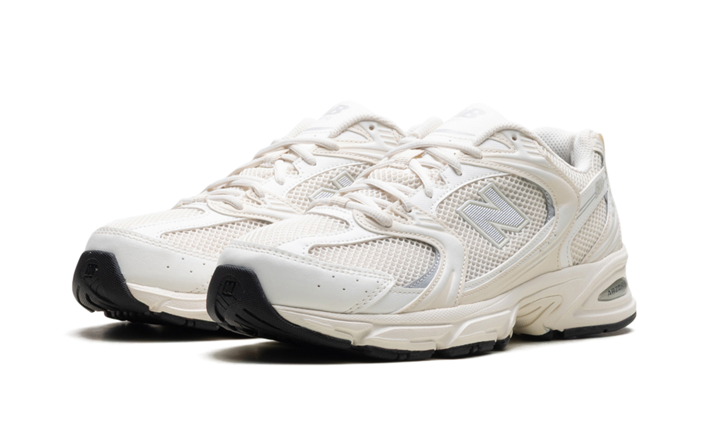 530 "Cream White Silver"