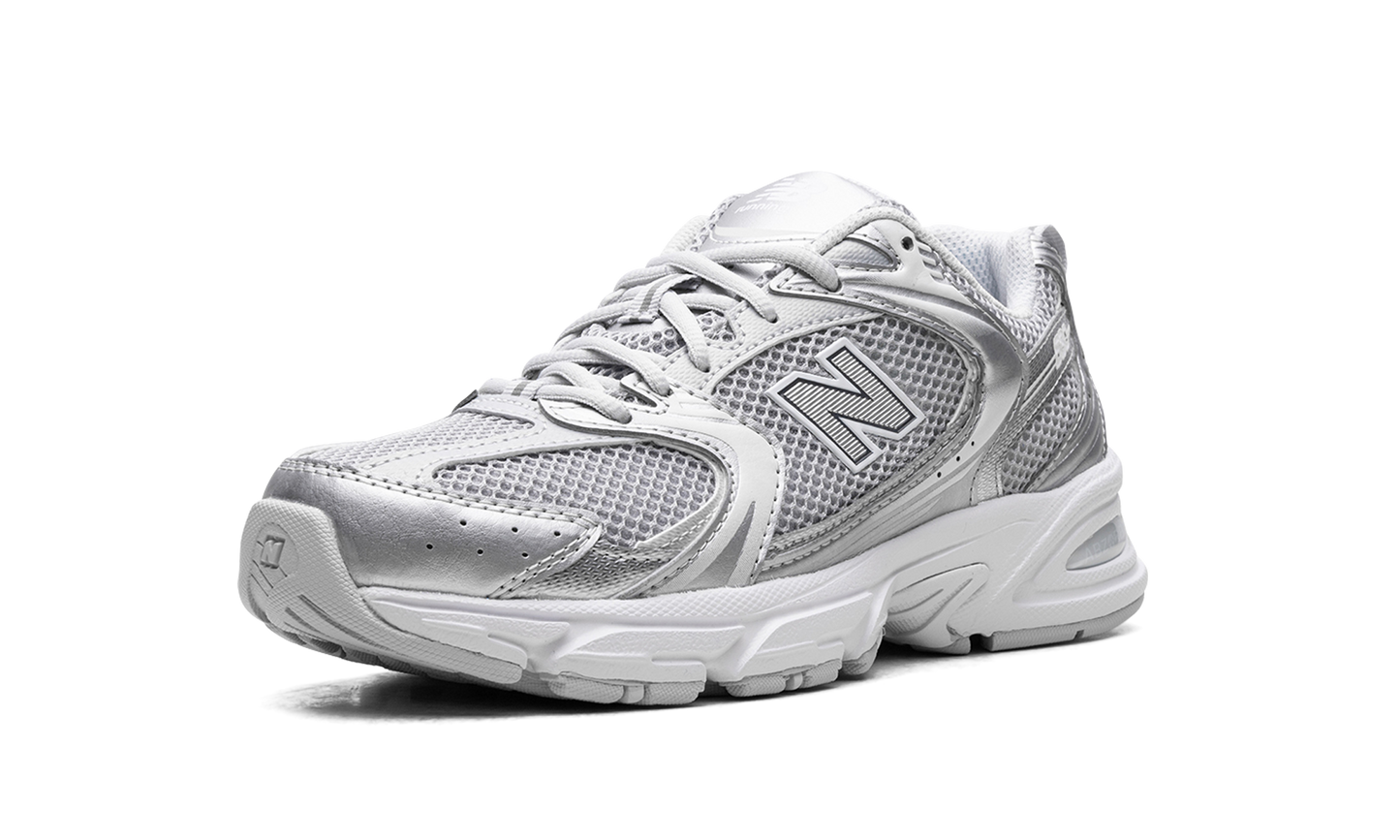 530 "Moonbeam Silver Metallic"
