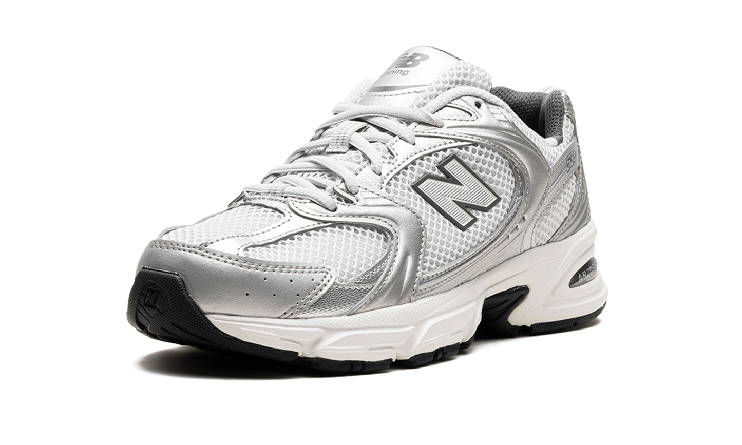 530 "Grey Matter / Silver Metallic"
