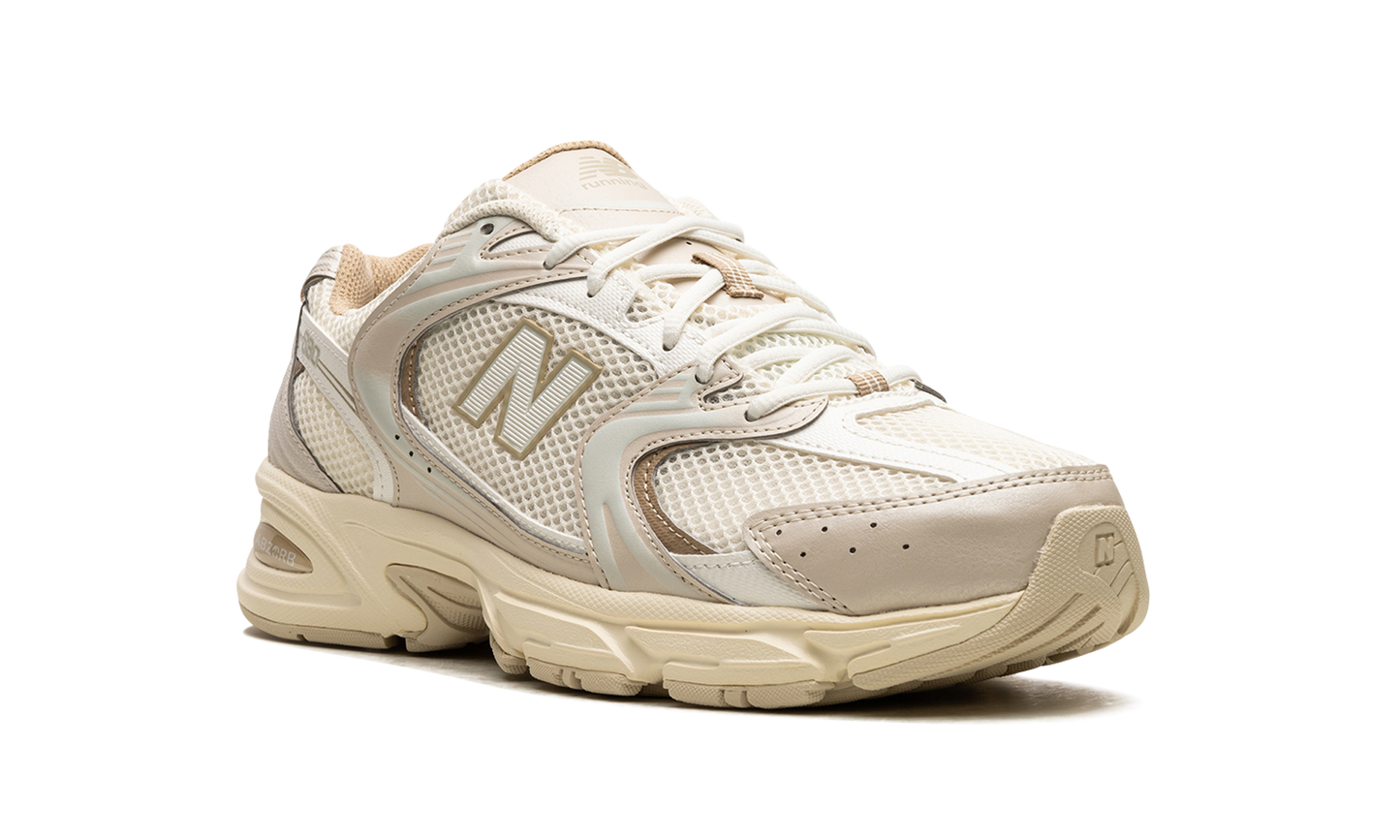 530 "Beige / Angora"