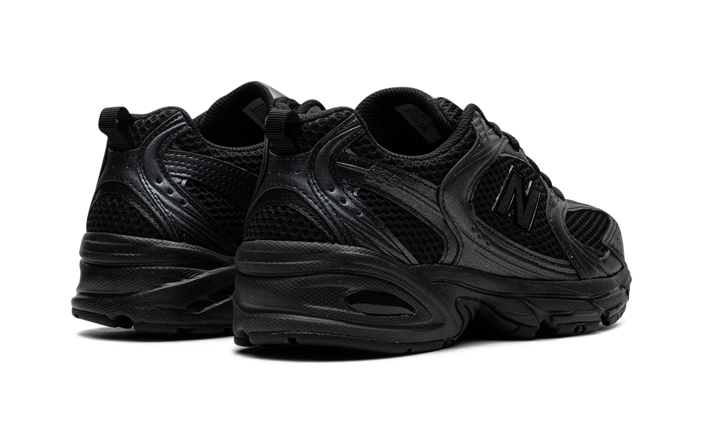 530 "Black Dark Grey"