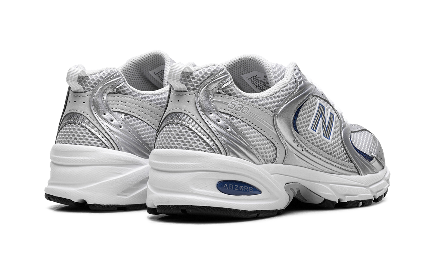 530 "Light Grey Silver Blue"
