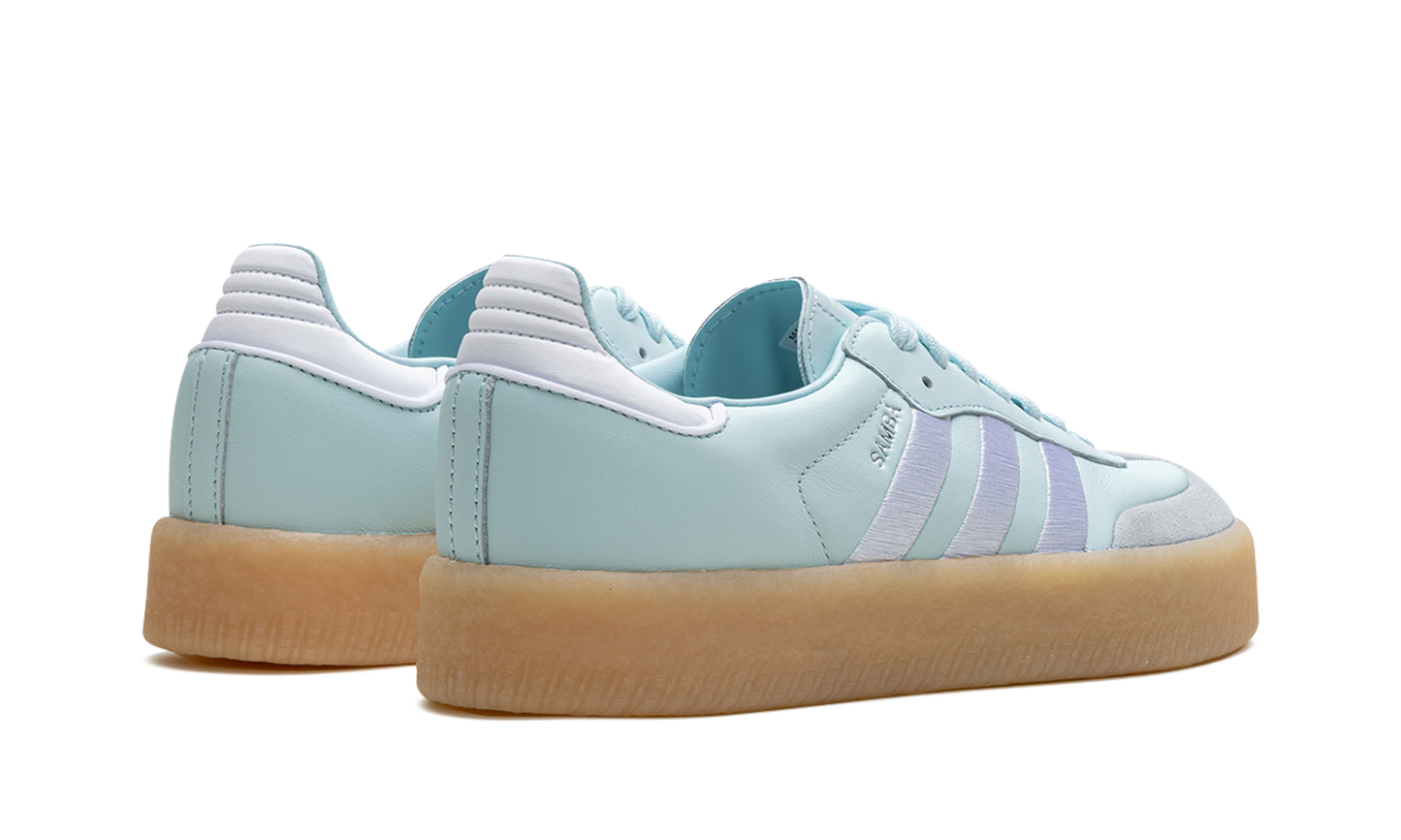 Sambae WMNS "Almost Blue Silver Metallic Gum"