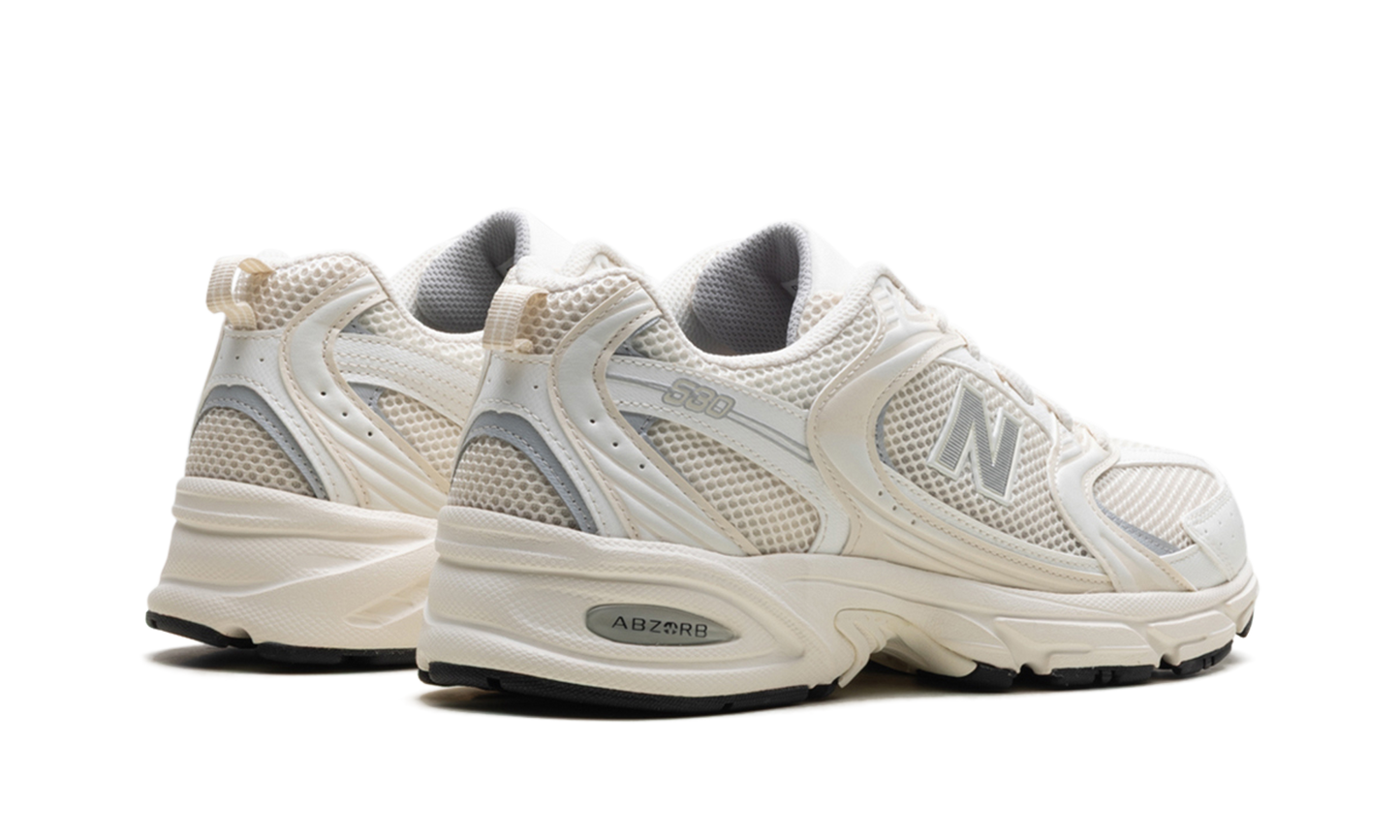 530 "Cream White Silver"