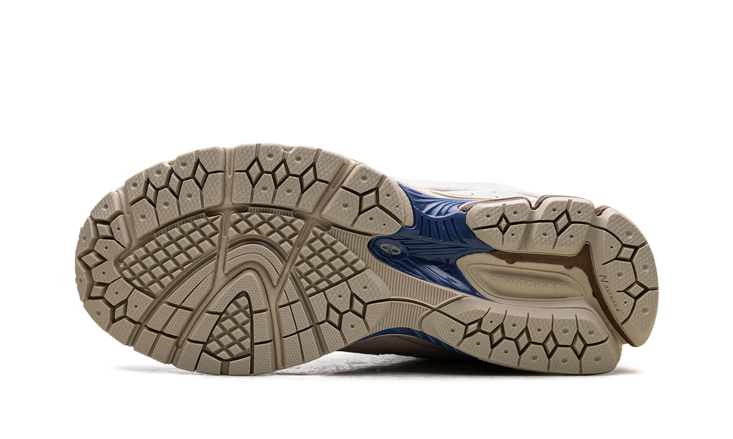 2002R "Sandstone"