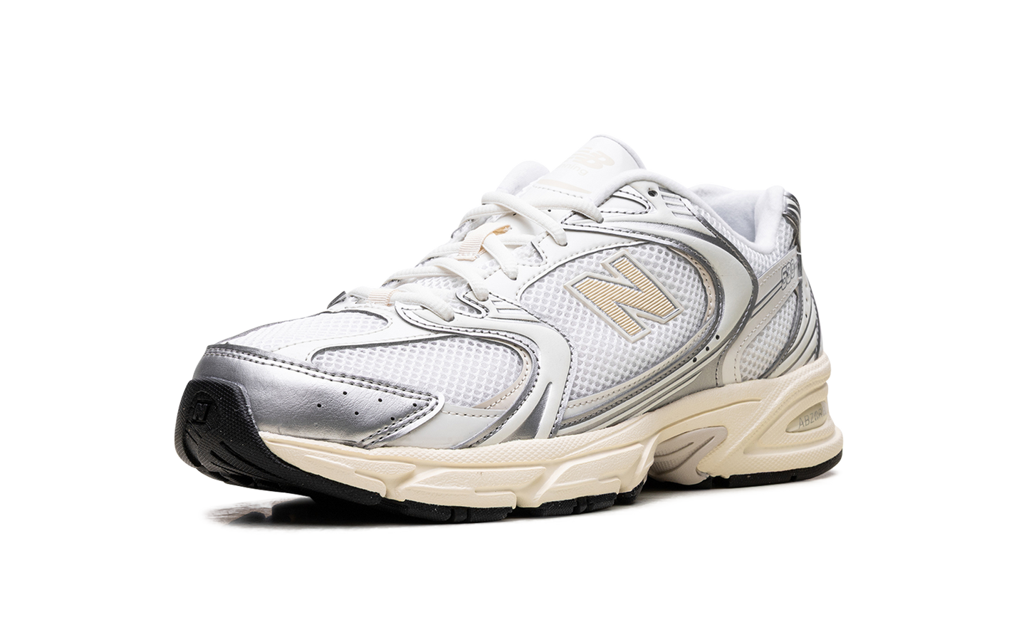 530 "Silver Metallic / Linen"