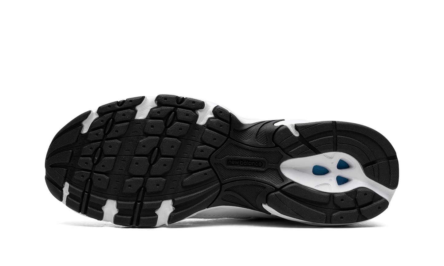 530 "White Black"