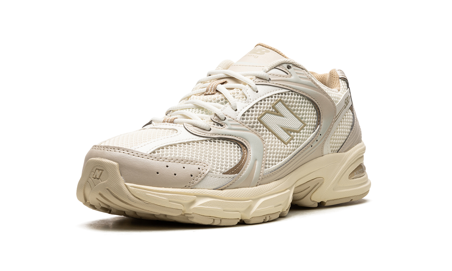 530 "Beige / Angora"