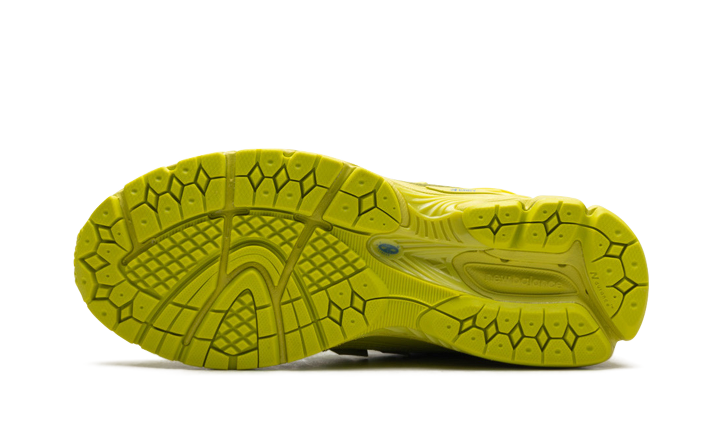 1906R "Polka Dot Pack Volt"